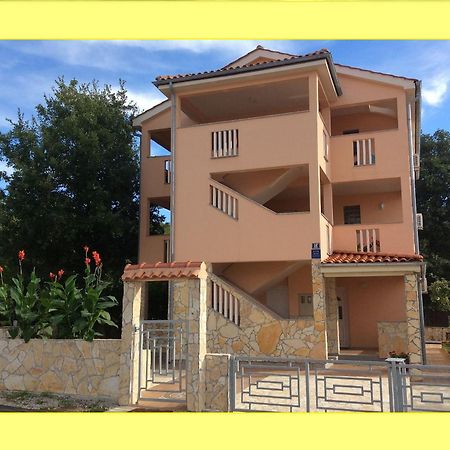 Apartments Coral, Klimno, Island Krk Dış mekan fotoğraf