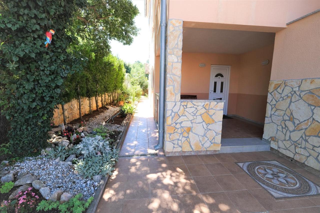 Apartments Coral, Klimno, Island Krk Dış mekan fotoğraf