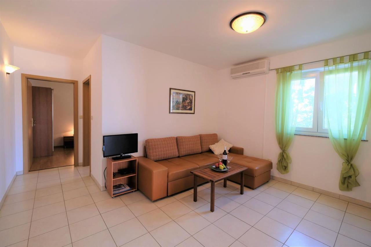 Apartments Coral, Klimno, Island Krk Dış mekan fotoğraf