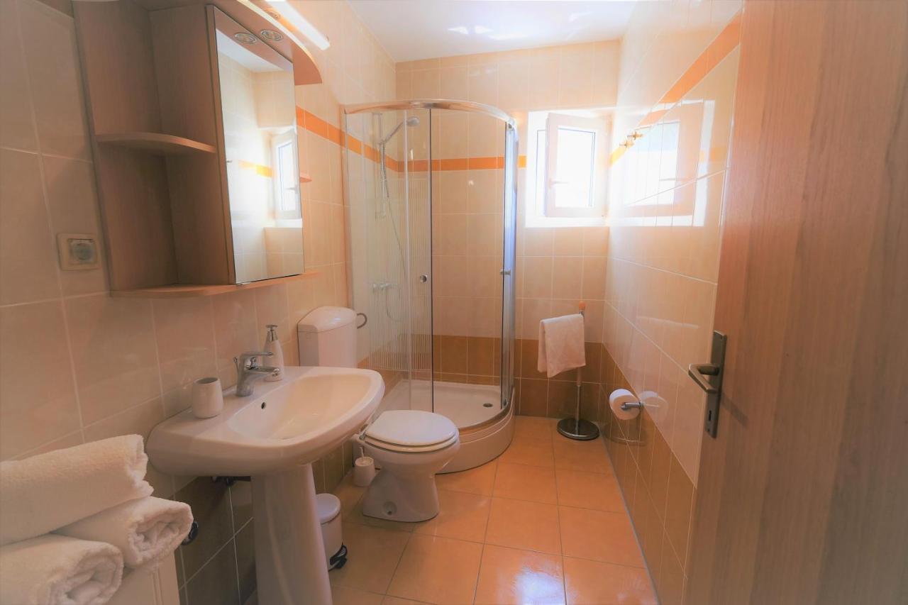 Apartments Coral, Klimno, Island Krk Dış mekan fotoğraf