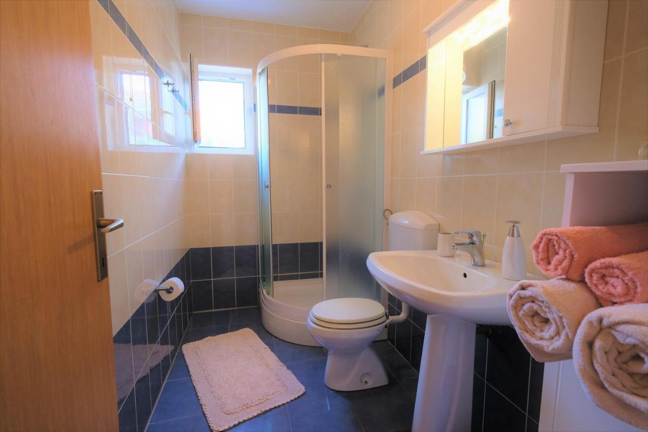 Apartments Coral, Klimno, Island Krk Dış mekan fotoğraf
